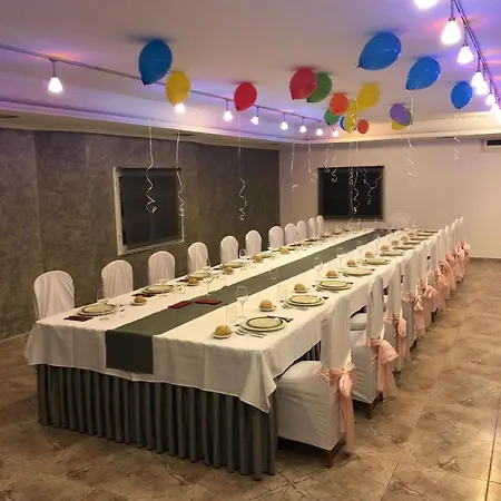 ゲストハウス Restaurante Cerqueiro Laracha